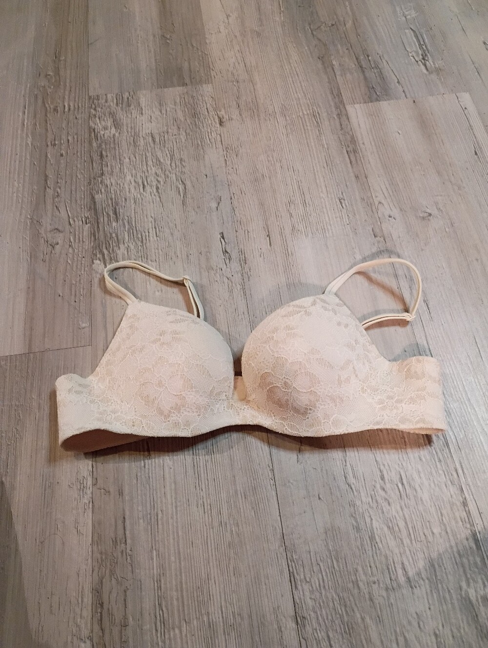 Victoria Secret - Picture 2 of 5